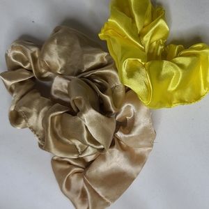 Multiple color scrunchies